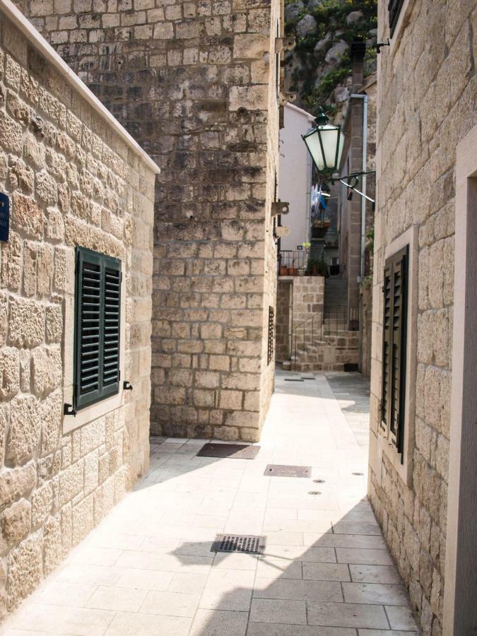 House Nataniel In Omis Near Sea Apartment Exterior foto