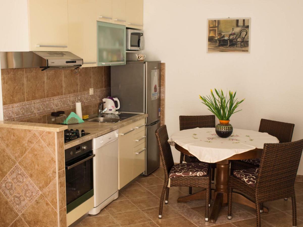 House Nataniel In Omis Near Sea Apartment Exterior foto