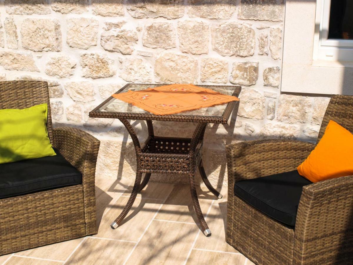 House Nataniel In Omis Near Sea Apartment Exterior foto