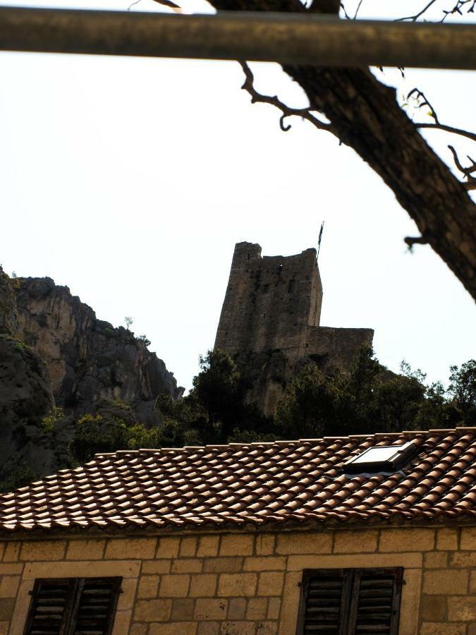 House Nataniel In Omis Near Sea Apartment Exterior foto