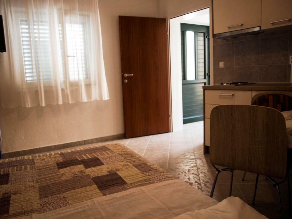 House Nataniel In Omis Near Sea Apartment Exterior foto