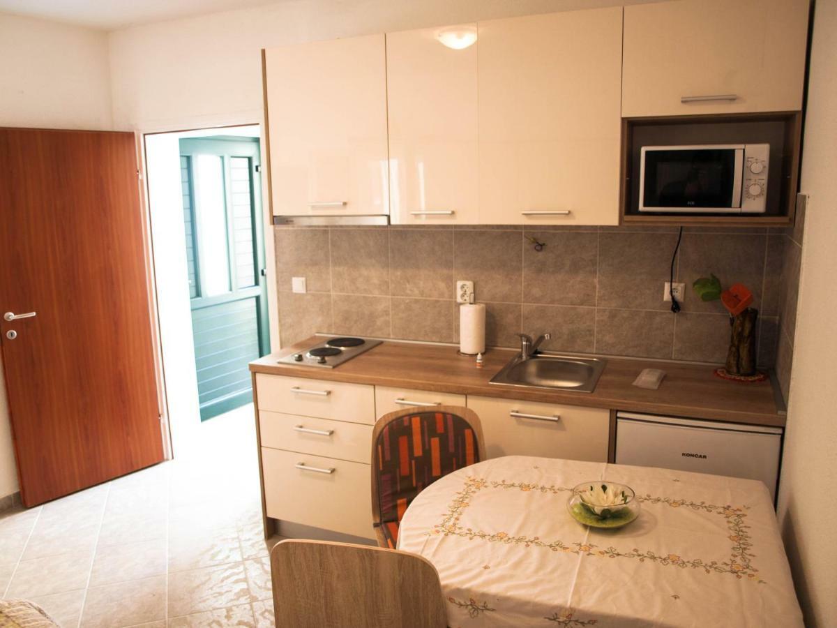 House Nataniel In Omis Near Sea Apartment Exterior foto