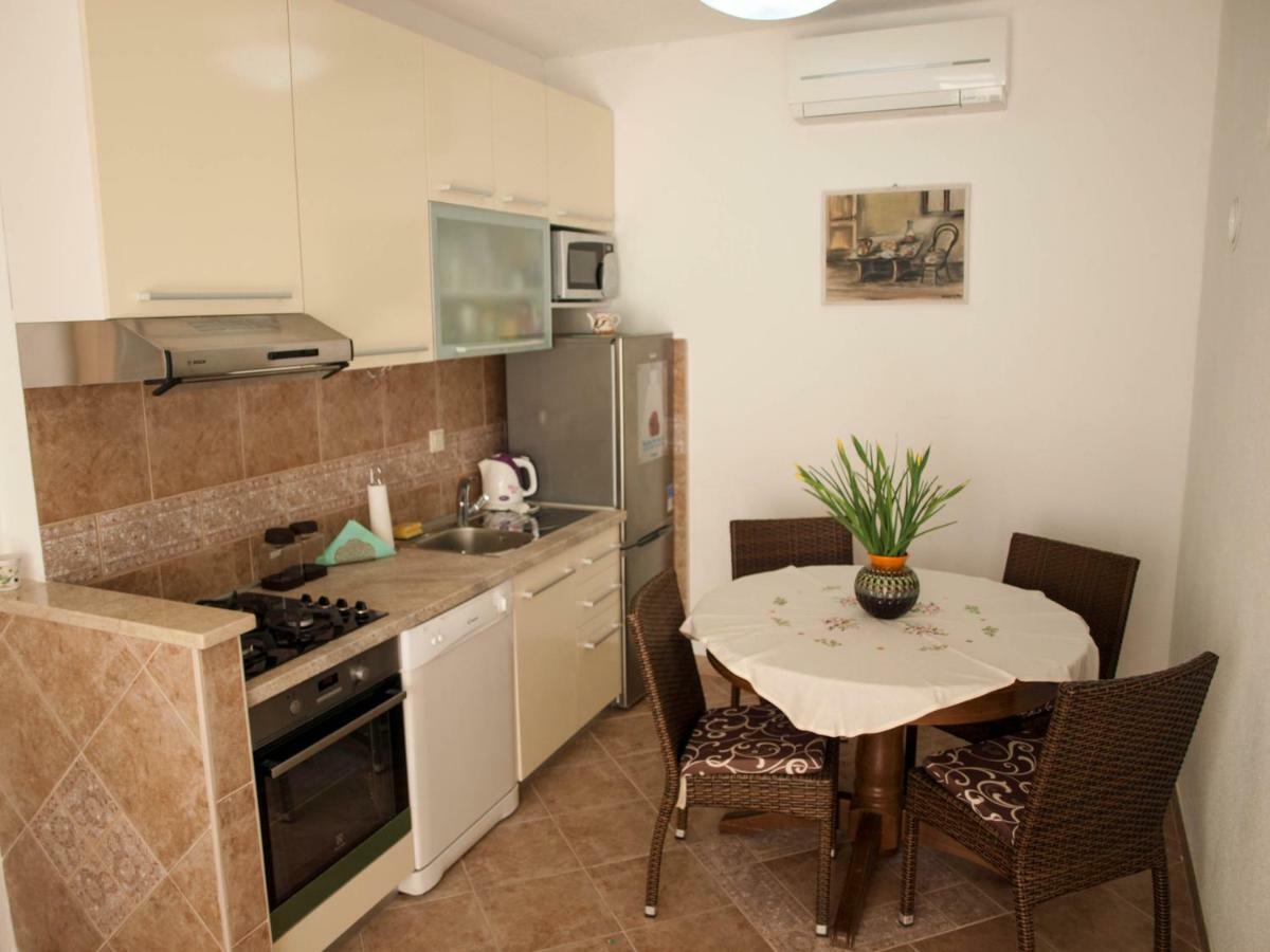 House Nataniel In Omis Near Sea Apartment Exterior foto