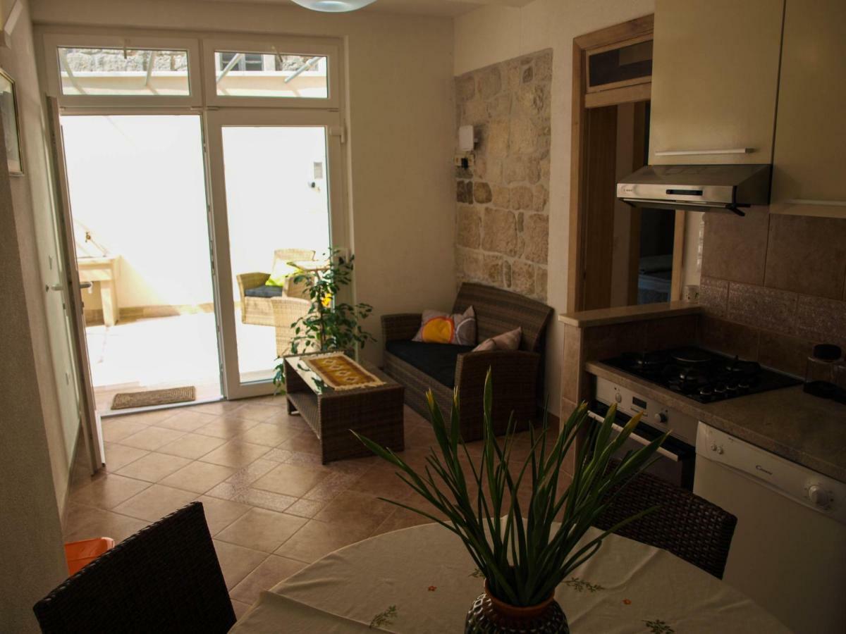 House Nataniel In Omis Near Sea Apartment Exterior foto