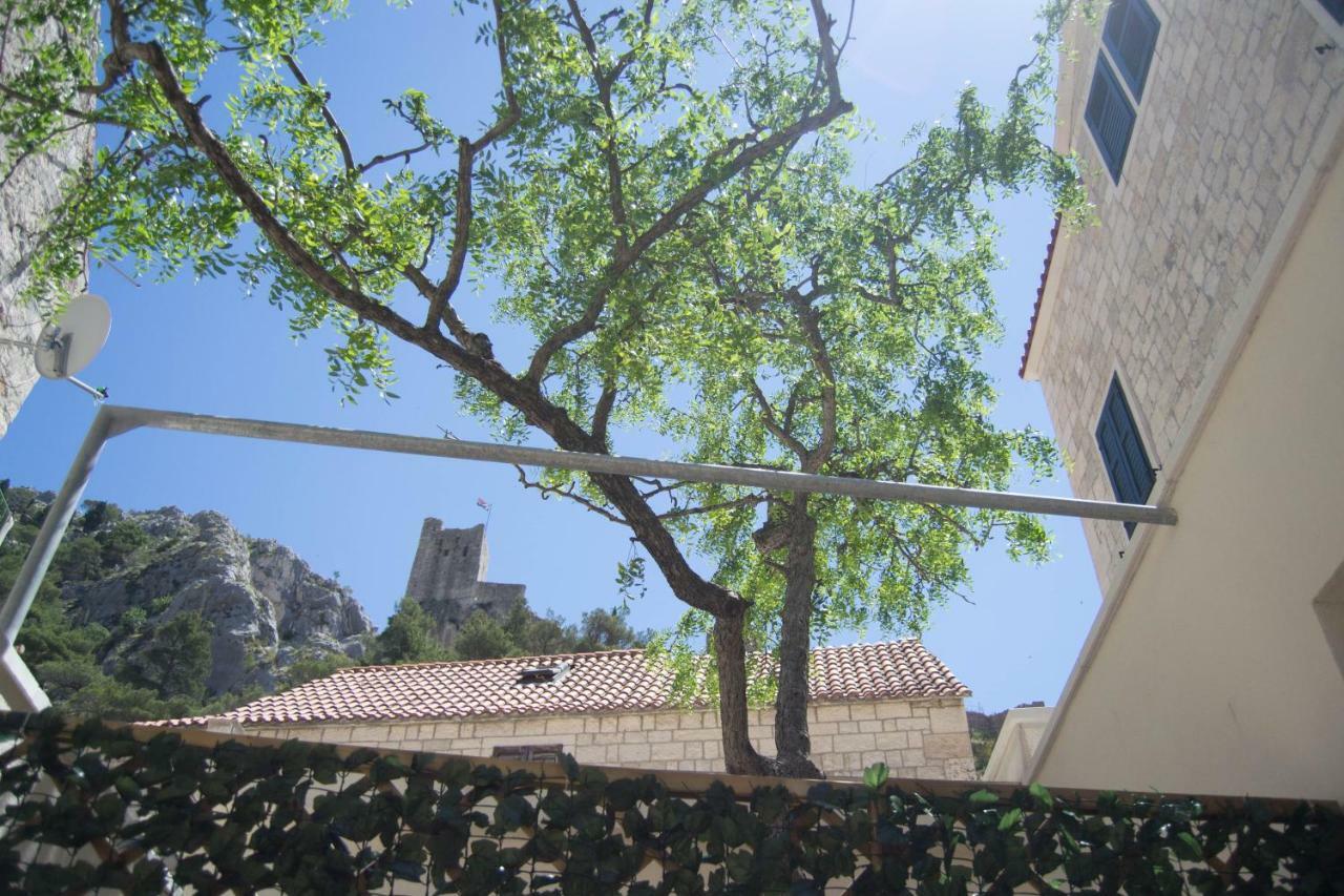 House Nataniel In Omis Near Sea Apartment Exterior foto
