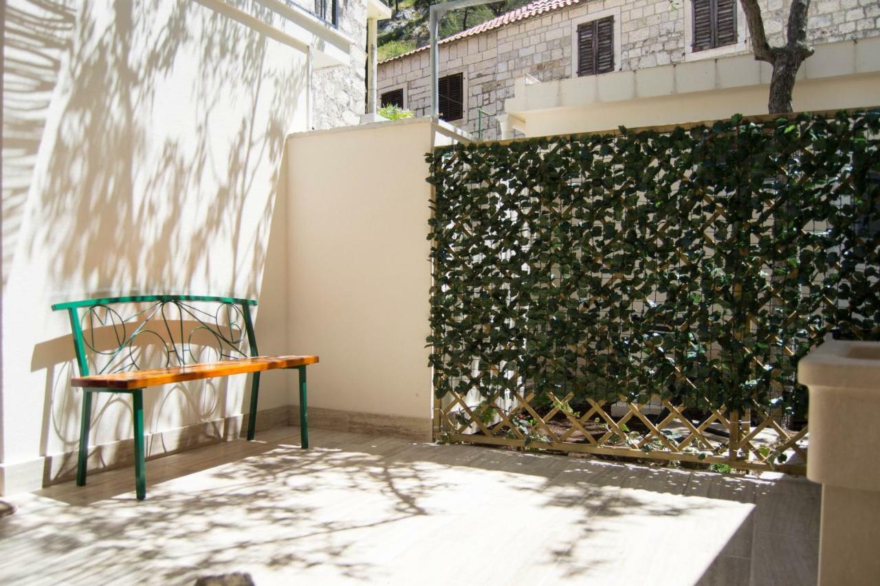 House Nataniel In Omis Near Sea Apartment Exterior foto